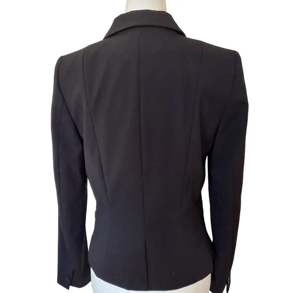H&M Women's Black Classic One Button Cropped Blazer Jacket sz6 - Picture 3 of 7